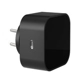 Caméra espion caché dans une prise